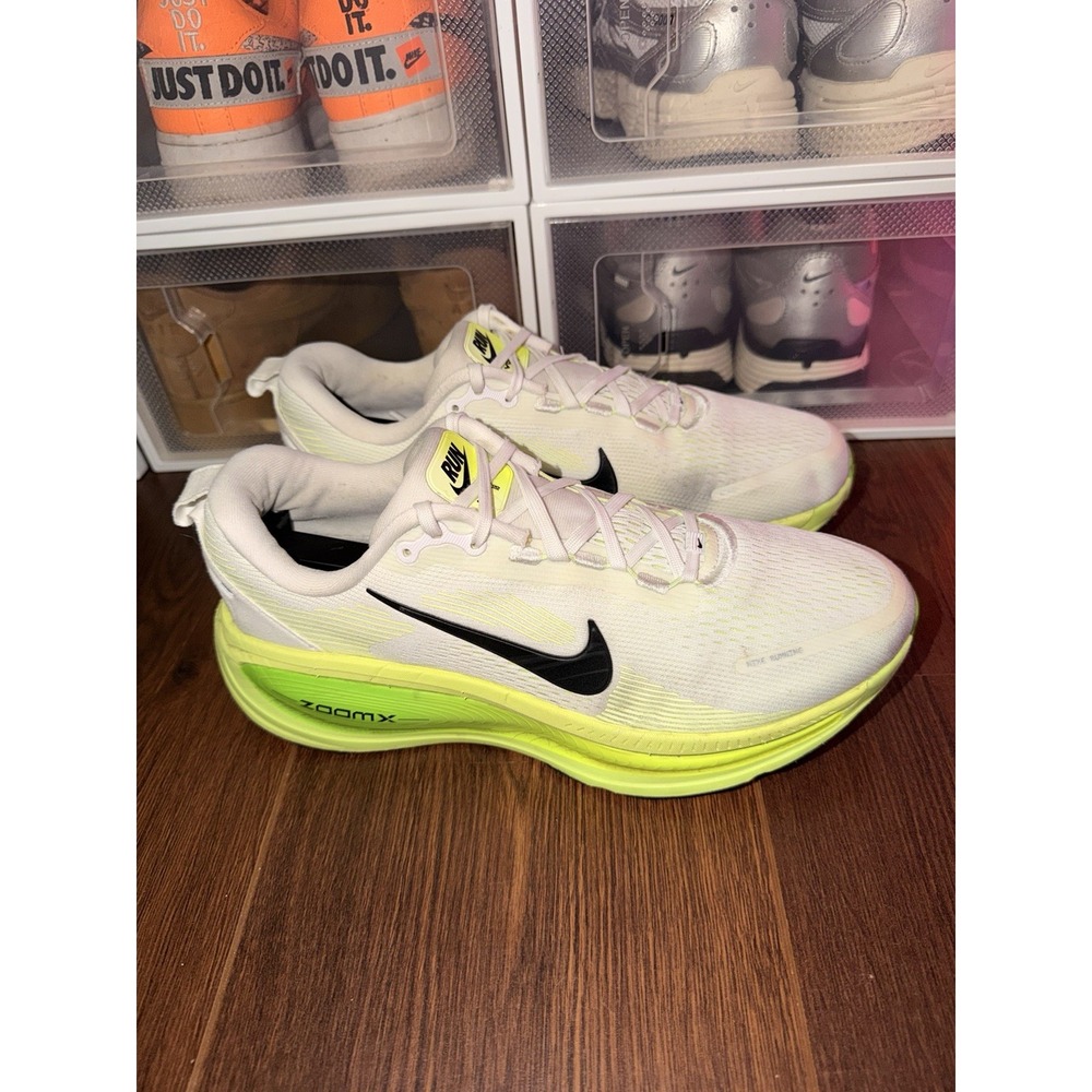 Size 8.5 - Nike Vomero 18 White Electric Green Volt Black HM6803-100